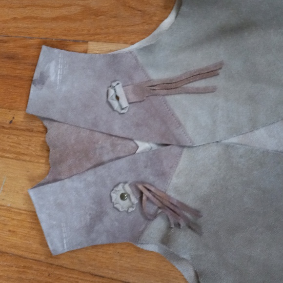 Girls Tan and Brown, Weathered Look, Leather with Fringe, VintageCowGirl Costume - Picture 13 of 16